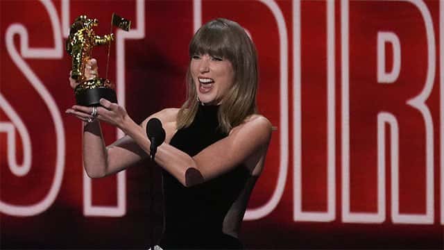 Taylor Swift becomes most-awarded artist in MTV VMAs history, dedicates top prize to Dolly Parton