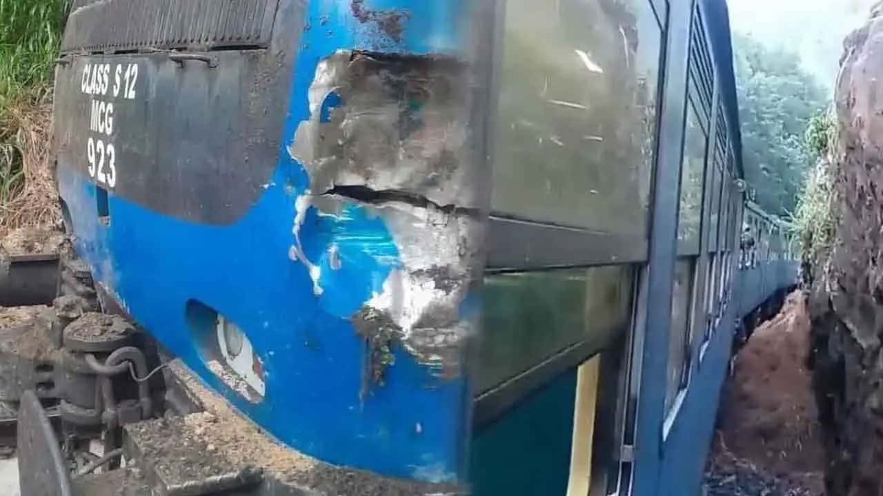 Train services between Rambukkana and Peradeniya to resume today