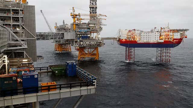 Oil rises as Middle East supply concerns persist amid shipping attacks