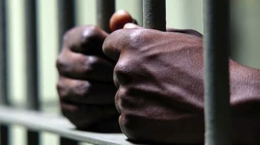 Man nabbed over sneaking heroin for arrested son