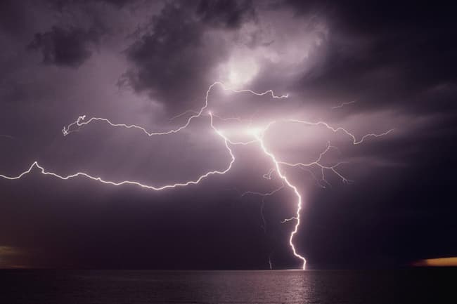 Advisory issued for thundershowers accompanied by severe lightning