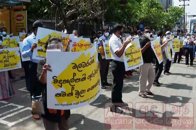 Protest blocks 174 bus route