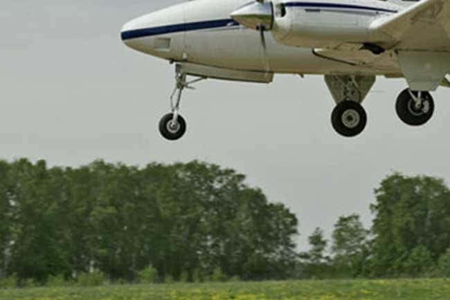Light aircraft makes emergency landing in Kimbulapitiya