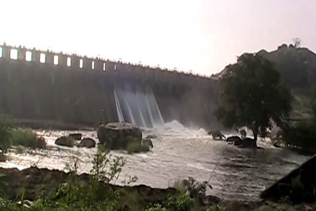 Several spill gates of Rajanganaya and Angamuwa tanks opened