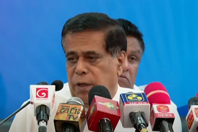 SLFP MPs who quit govt refuse to accept ministerial portfolios again