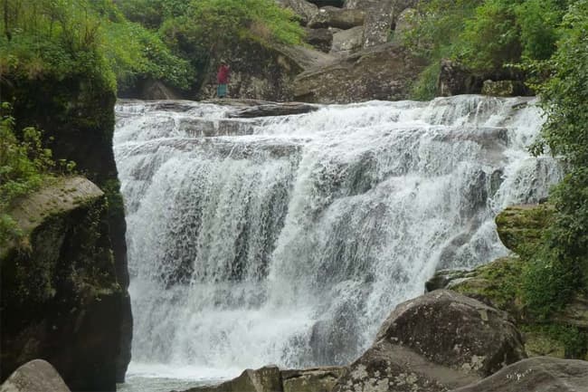 Three reported missing while bathing in Ramboda Ella