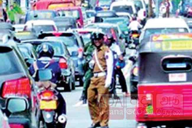 Protesters demanding LP gas block Colombo-Negombo road