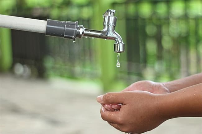 10-hour water cut in suburbs of Colombo