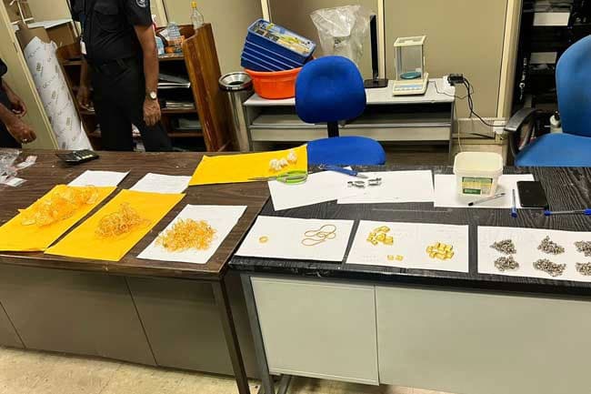 Three including 2 Indians arrested with gold and foreign currency worth Rs. 190 million