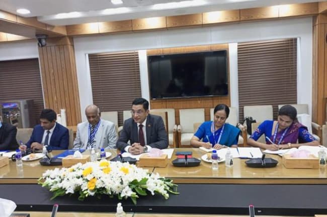 Sri Lanka in talks with Bangladesh on key areas of collaboration in shipping sector
