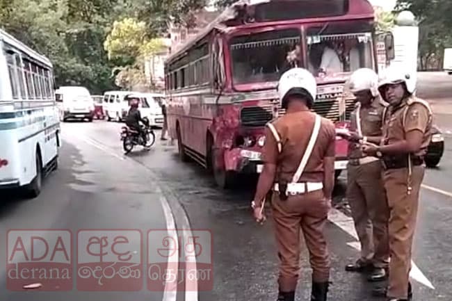 Over 20 injured as buses collide in Galigamuwa