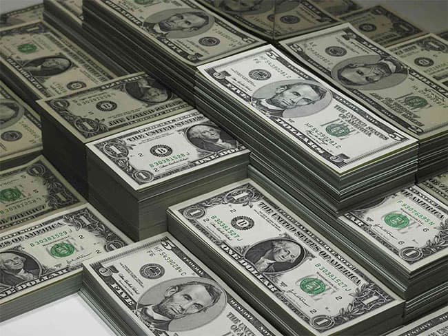 Government spending lifts global debt to a record $348 trillion in 2025, says IIF