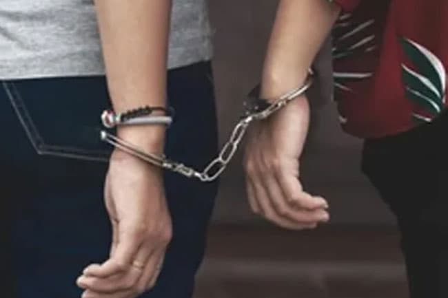 Two women arrested with heroin and ‘Ice’ in Weliweriya