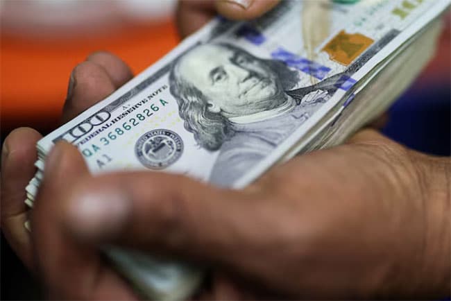 US Dollar selling rate exceeds Rs. 331