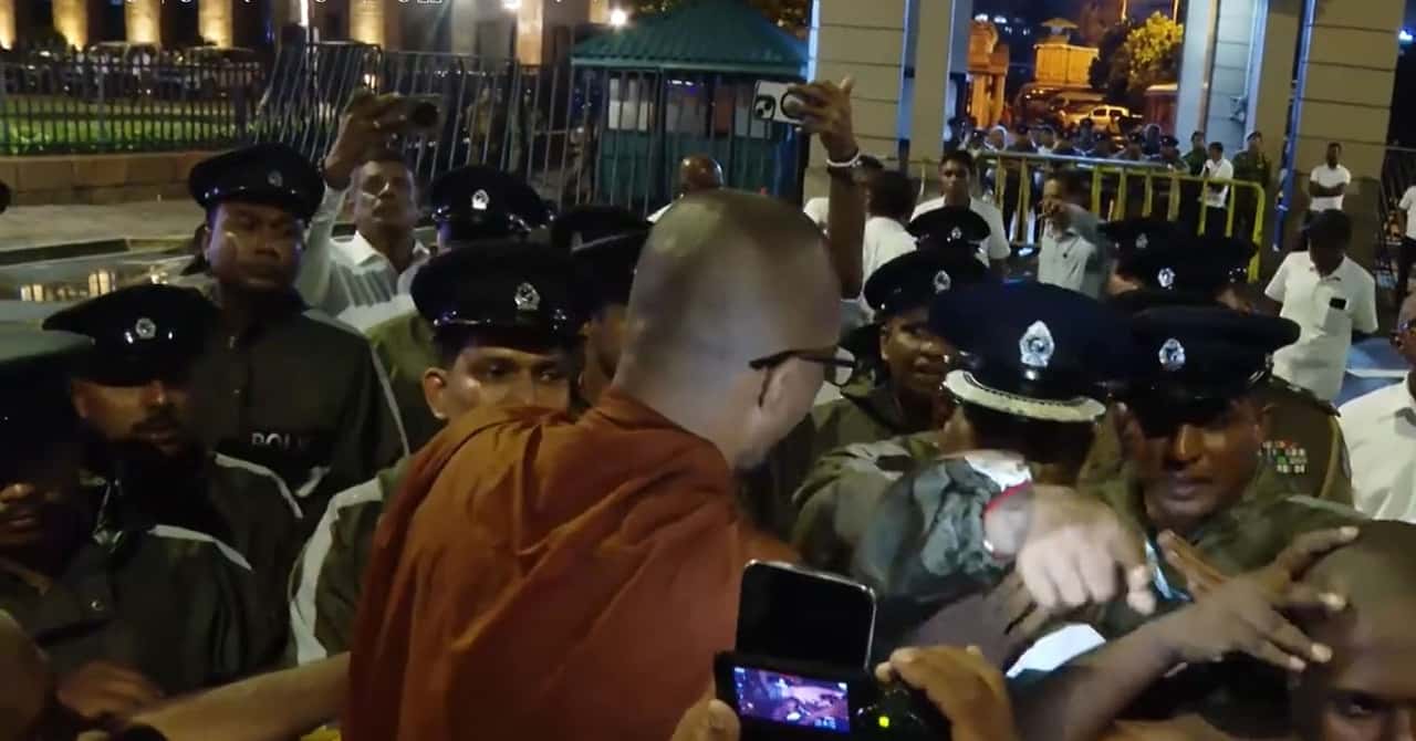 Tense situation as police attempt to remove canopy erected outside Presidential Secretariat