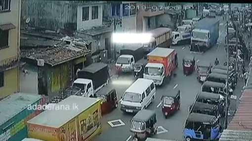 7 injured after lorry loses brakes and crashes into multiple vehicles
