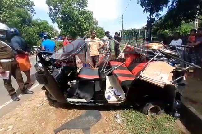 Fatal head-on collision in Wellawaya claims three lives