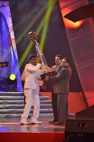 VIDEO: Sasindu Wijesiri wins Dream Star - Season 4