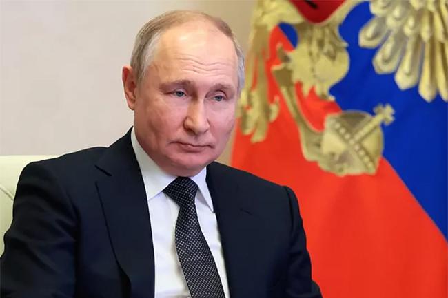 ICC judges issue arrest warrant for Russian President