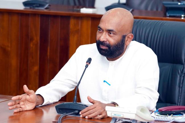 State Minister Ranjith Siyambalapitiya injured in road accident