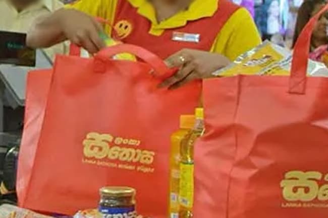 Sathosa further reduces prices of essential food items