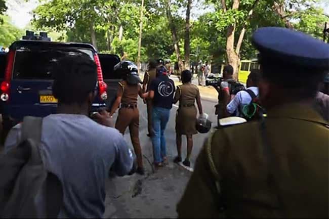 22 arrested during IUSF protest in Colombo