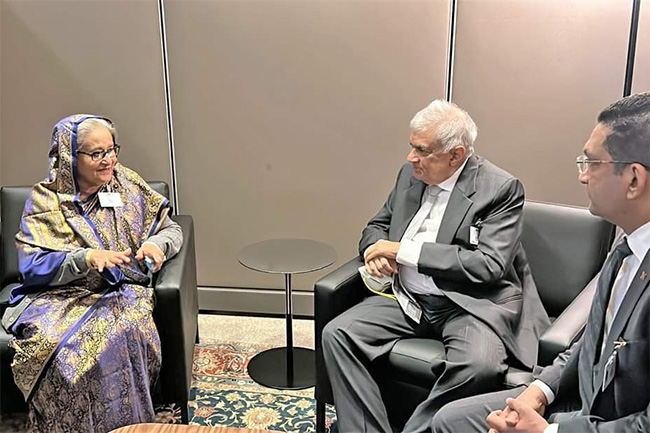 Sri Lankan President holds talks with Bangladeshi PM