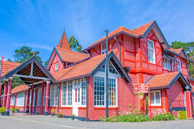 Trade unions, religious leaders request to preserve N’ Eliya Post Office building