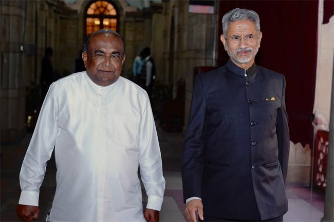Sri Lanka and India explore avenues to expand cooperation