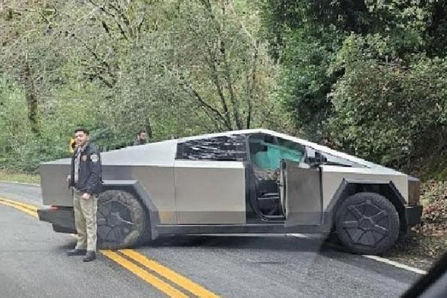 First reported Tesla Cybertruck accident results in only ‘minor’ injury