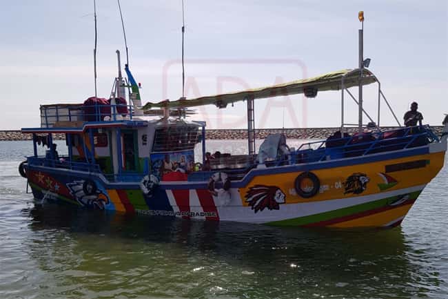 Somali pirates abduct Sri Lankan fishing trawler with 6 crew members