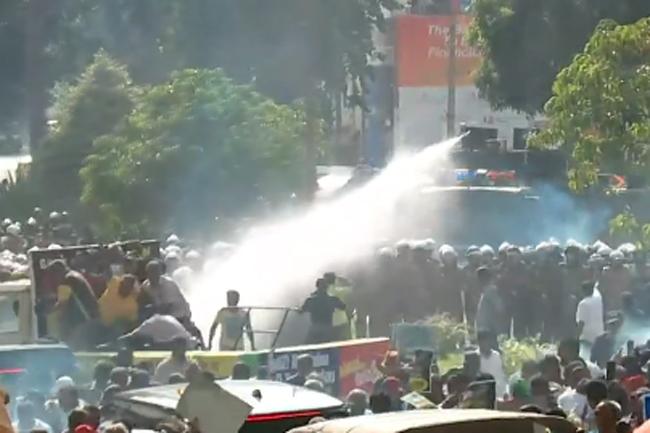 Police fire tear gas at SJB’s protest march