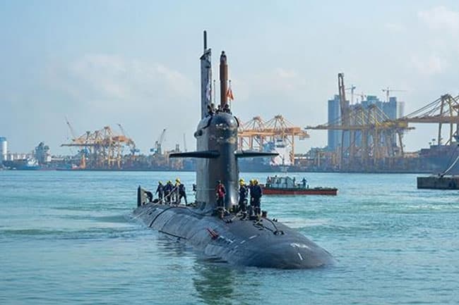 Indian submarine in Colombo ahead of Sri Lanka’s Independence Day celebrations