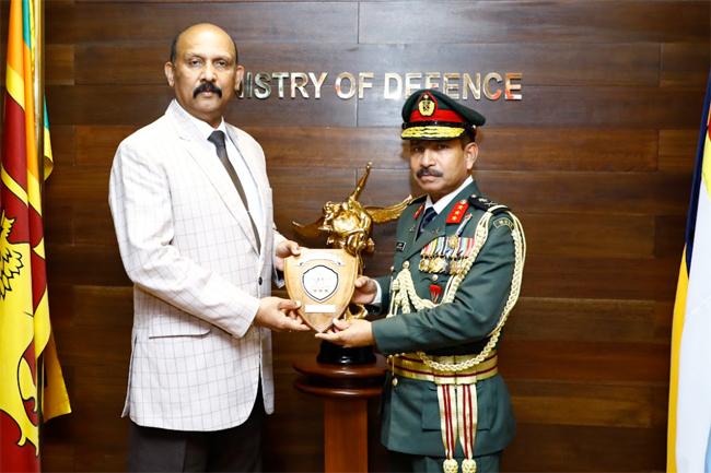 Chief of Maldivian Defence Force keen on bolstering defence cooperation with Sri Lanka