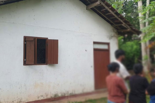 Unidentified assailants open fire at house in Padukka