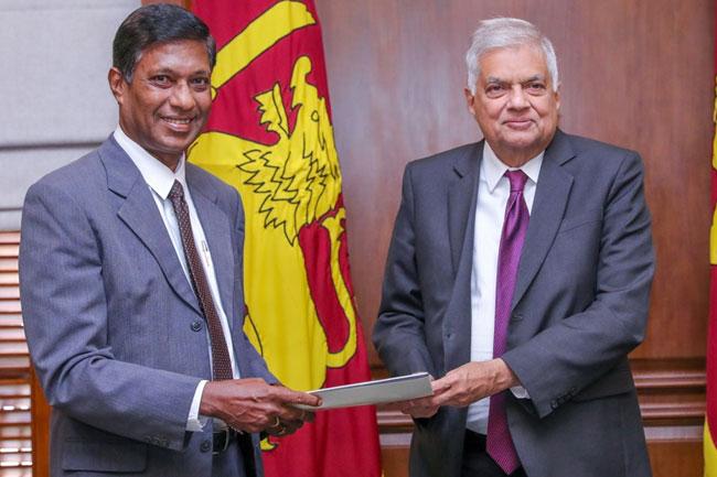 New draft constitution for Sri Lanka Cricket handed over to President
