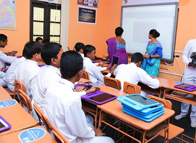 Government to transform 1,250 schools into ‘Smart Schools’