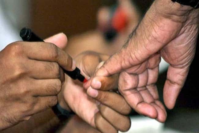 EC refutes reports claiming voters can cast votes at any polling station