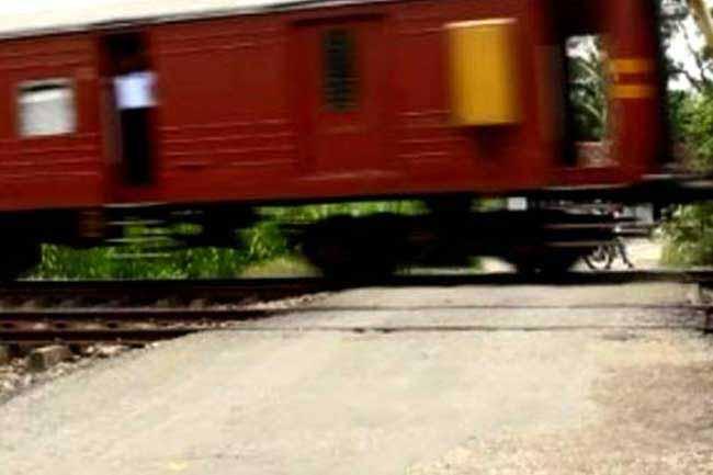 Person killed after being hit by train in Dehiwala