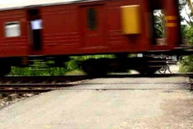Person killed after being hit by train in Dehiwala