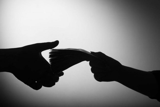 Four ex-Customs officers sentenced to 35 years RI over bribery charges