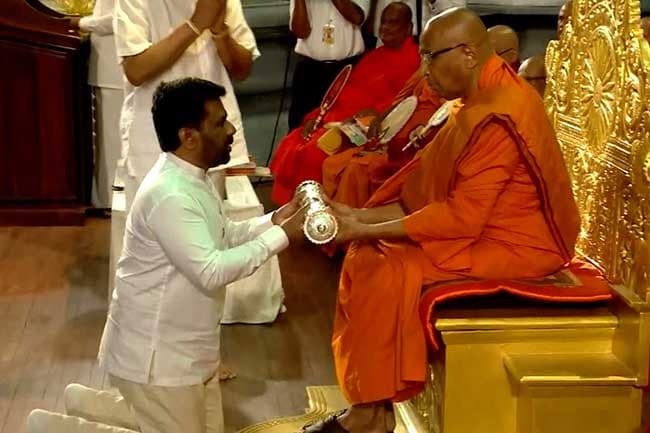 ‘Sannas Pathra’ presented to new Chief Prelate of Amarapura Nikaya