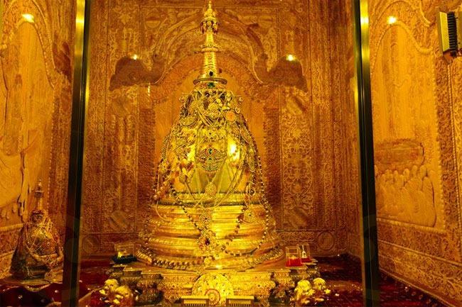 Sacred Tooth Relic exposition in Kandy: Mahanayaka Thero makes special request