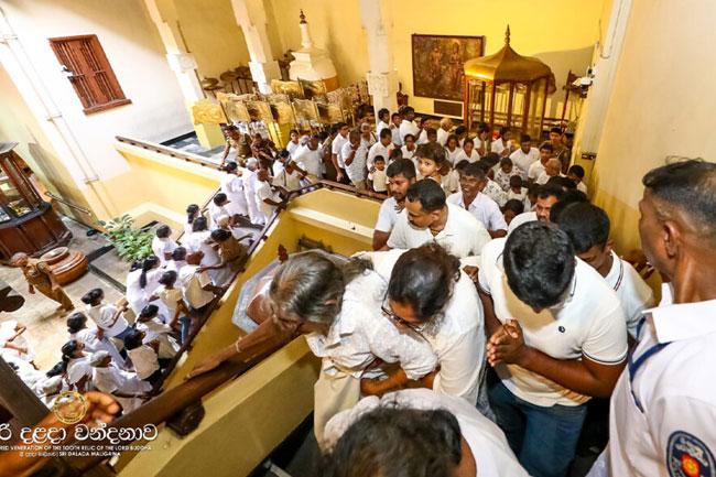 ‘Siri Dalada Vandanawa’ enters day 7