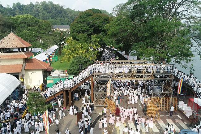 ‘Siri Dalada Wandanawa’: Devotees urged to avoid arriving in Kandy till further notice
