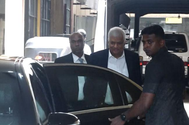 Ex-President Ranil leaves Bribery Commission after giving statement