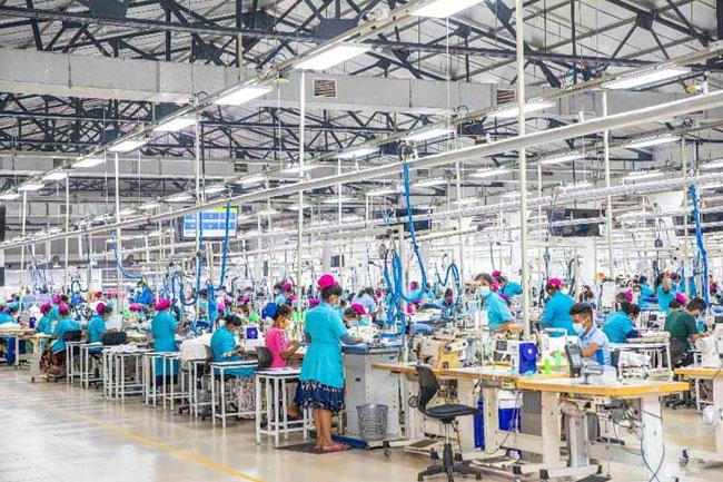 Sri Lanka’s manufacturing sector declines in April 2025
