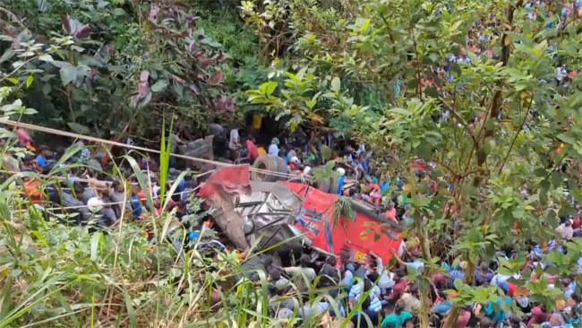 Investigation committee reveals main cause of Kotmale bus accident that killed 23