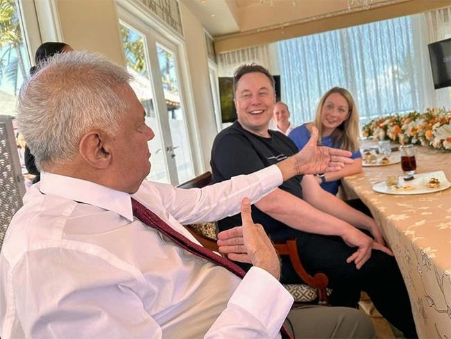 Ex-President Ranil thanks Elon Musk for Starlink