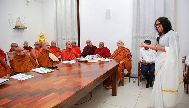 PM briefs Chief Prelates of Amarapura and Ramanna chapters on education reforms